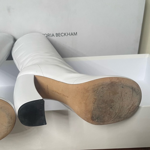 Victoria Beckham white boots - Picture 10 of 11